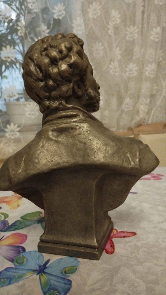 3 лота: Картина панно (медь) чеканка - Франция 19 век. Бюст Пушкин ..