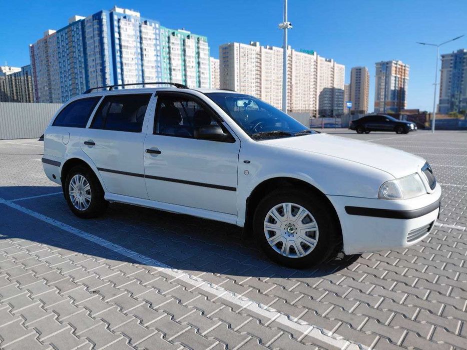 ТЕРМІНОВО   ПРОДАМ  Skoda Octavia tour