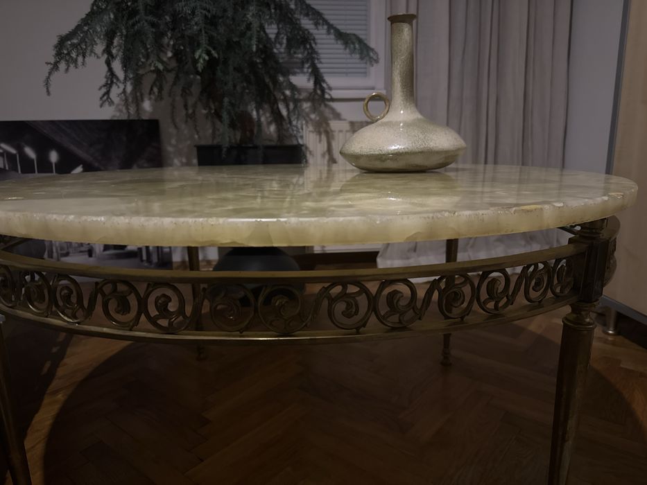 Продам антикварний стіл середина минулого століття