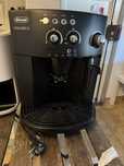 Máquina de Café - Delonghi Magnifica