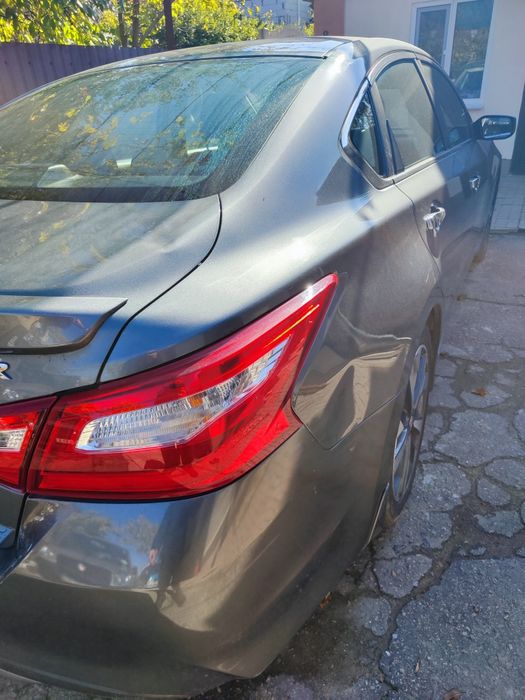 Продам Nissan Altima 2.5л автомат 2016год