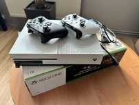 XBOX One S 1TB + dwa pady