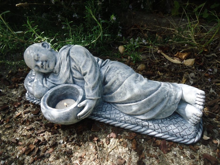 Buda deitado - decoração em pedra