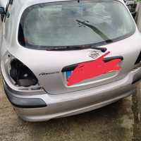 Nissan Almera para peças