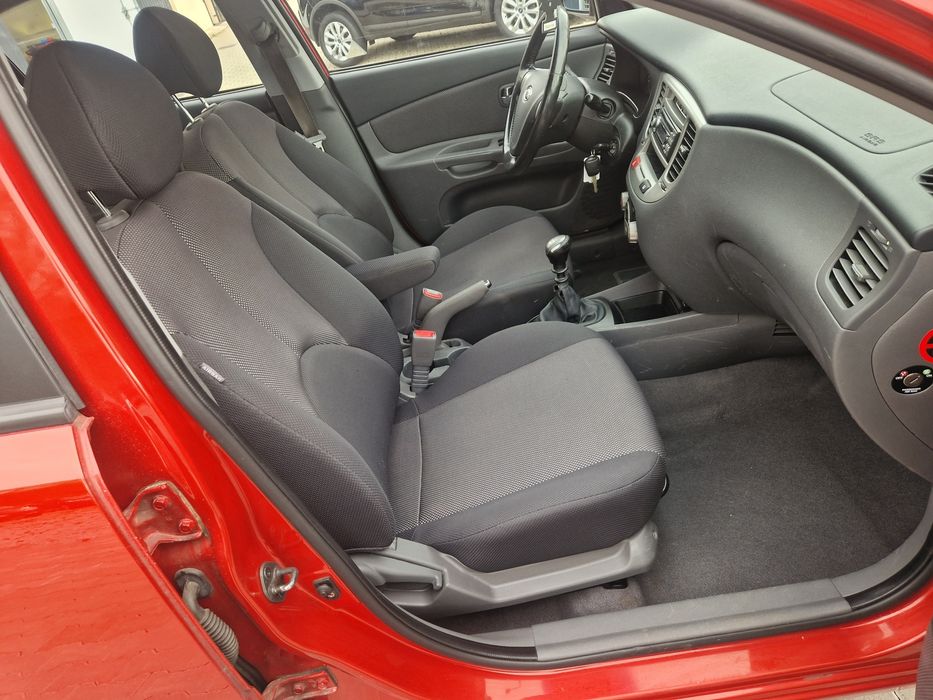 Kia Rio 1.4 Benzyna Alufelgi Czujniki parkowania Mały przebieg bdb sta