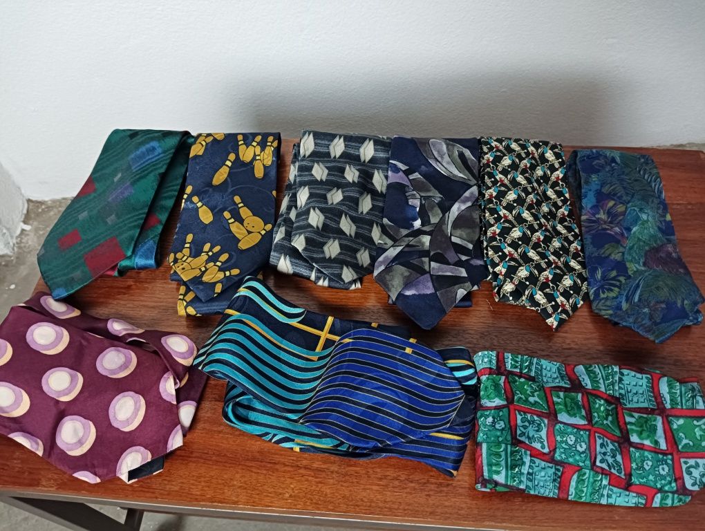Gravatas todas em bom estado