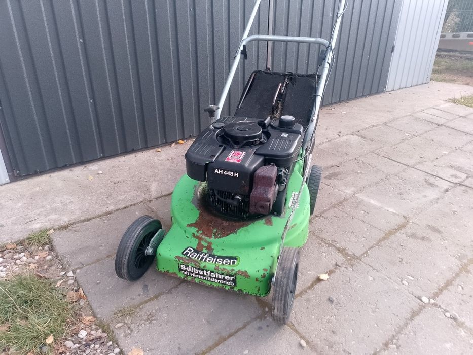 Kosiarka spalinowa z napędem