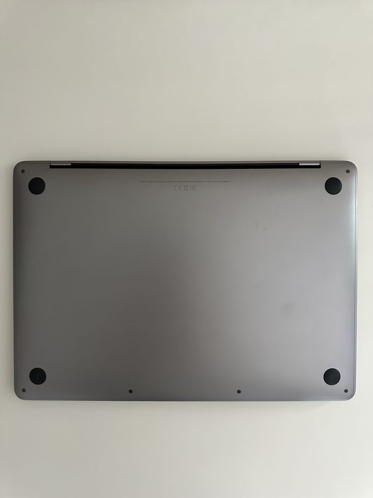 MacBook Pro 13” (2017, Core i5, 8GB RAM, 128GB SSD)