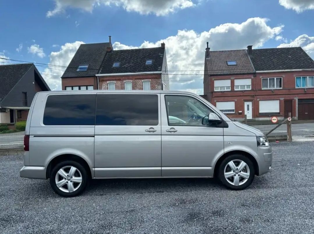 Volkswagen Transporter T5 2012 год також расрочка на пів року