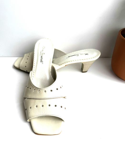 Beżowe KLAPKI Na Obcasie Skórzane Duże 41