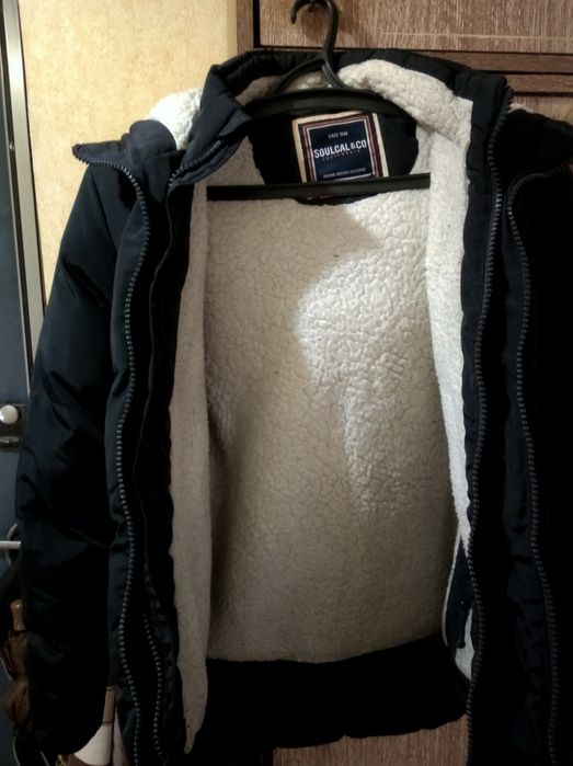 Продам куртки осеннюю и зимние