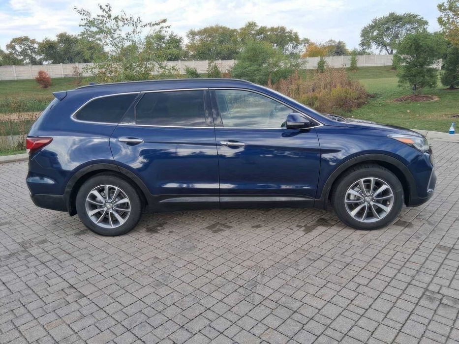 Hyundai Santa Fe SE      2017