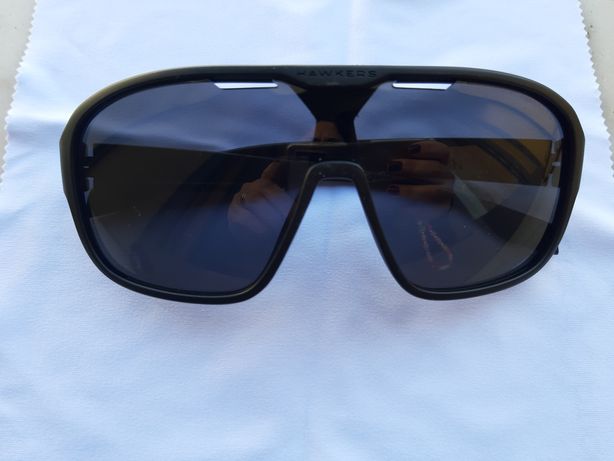 Oculos de sol pretos Hawkers