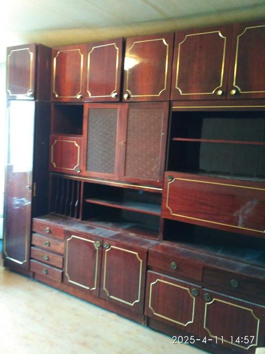 Мебель (стенка, диван, кресло)