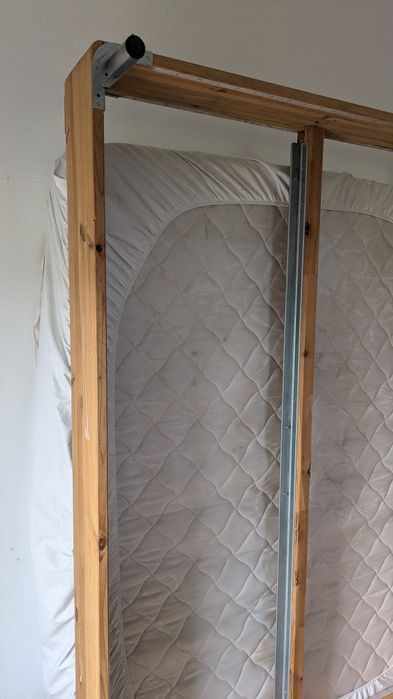 Cama de casal do IKEA