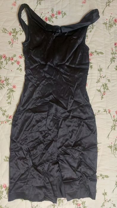 Vestido em cetim Mango