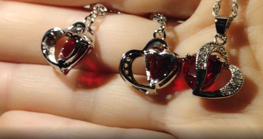 naszyjnik cyrkoniowy wisiorek zestaw biżuterii damskiej  srebrne j key