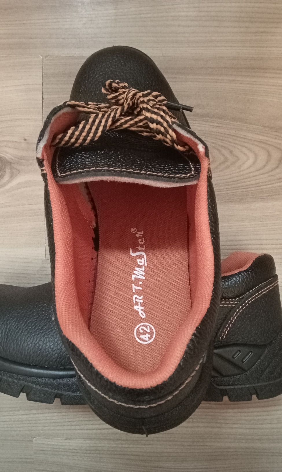 Robocze buty r.42 Art Master nowe