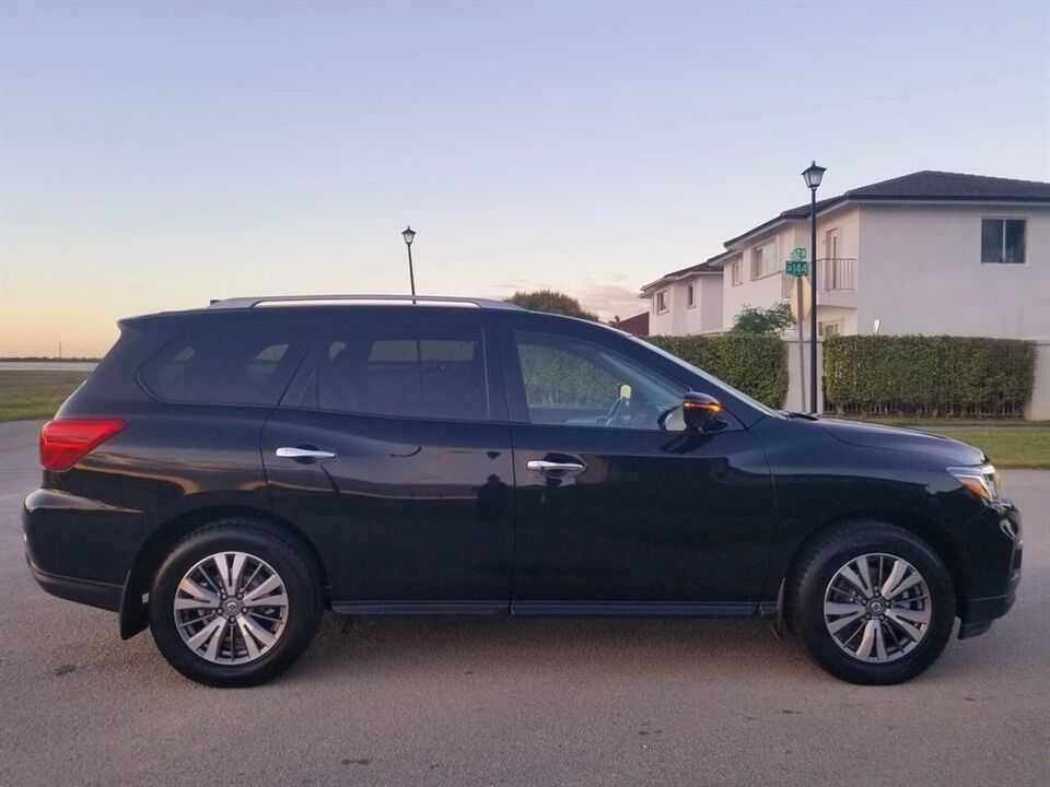 2020 Nissan Pathfinder SL