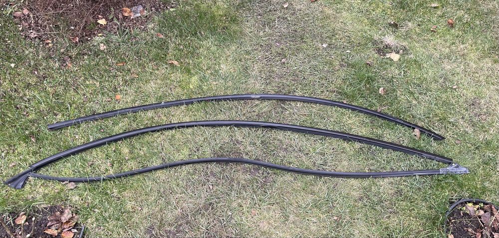 Молдінг верхній Tesla model Y, лівий і правий, стан ідеальний