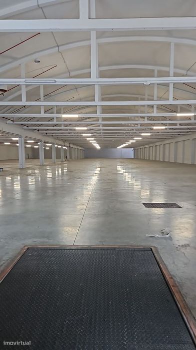 Armazém (Zona Industrial Ermida)
