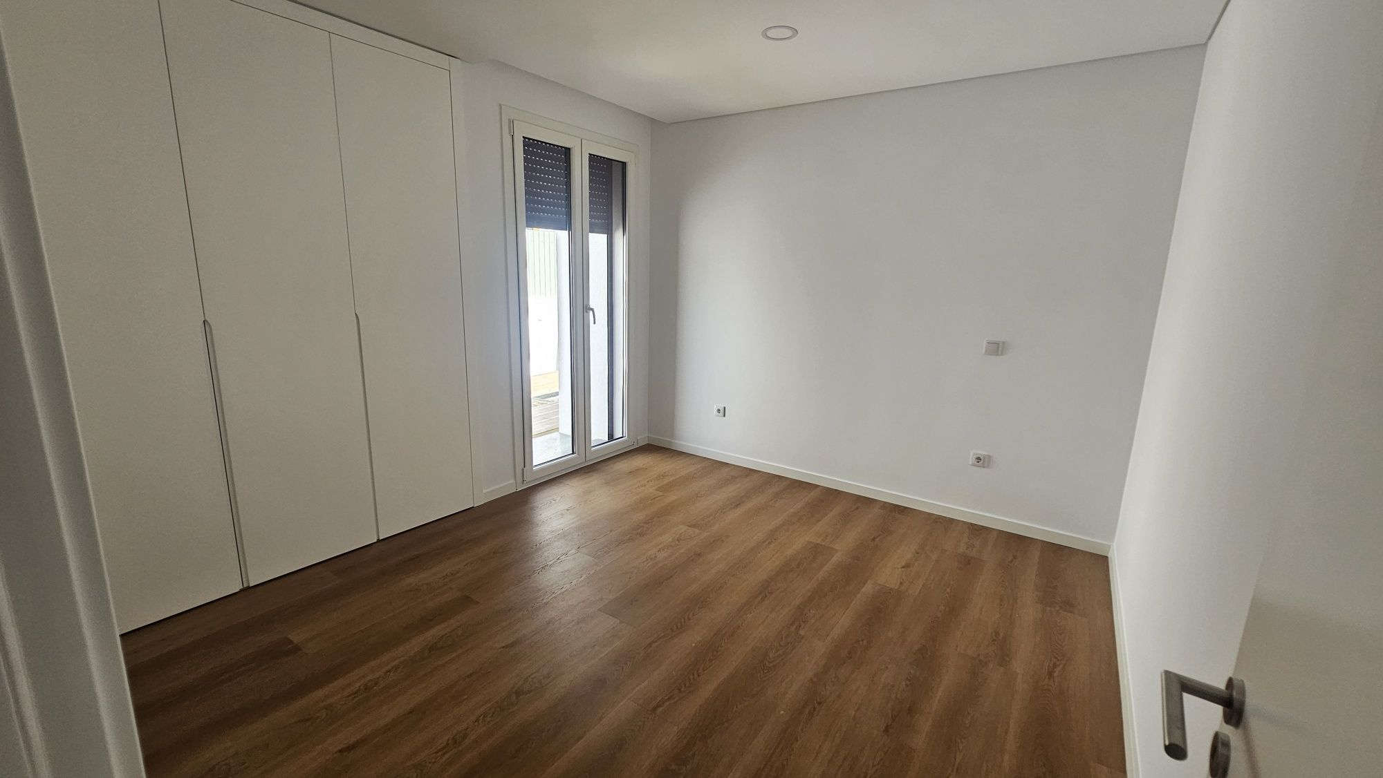 Moradia T4 nova térrea isolada Azeitão