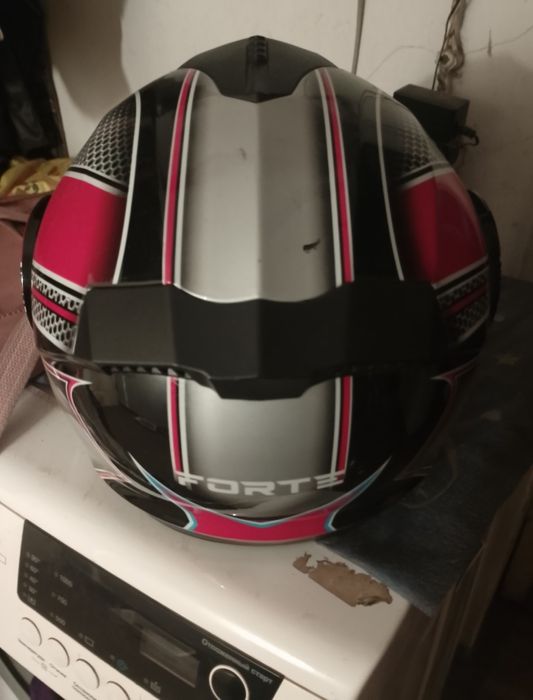 Шлем отличный в идеальном состоянии