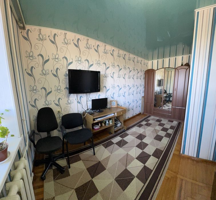 Продается 2 комнатная квартира 8/12 , р-н Малого рынка