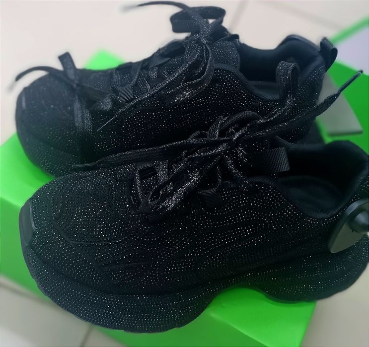 Красивейшие женские кроссовки в камнях,стразы 36,38,41 размер