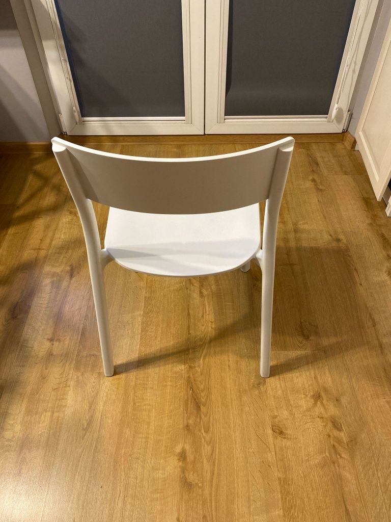 krzesło plastikowe białe ikea