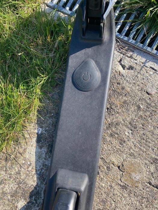 Hulajnoga czarna elektryczna dla dzieci