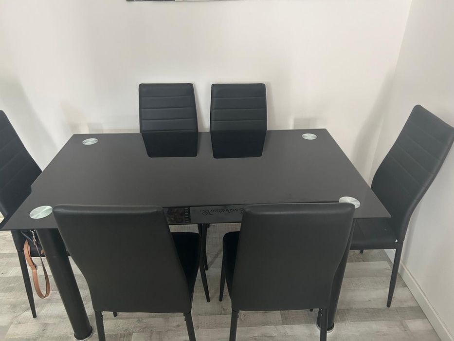 Mesa com cadeiras