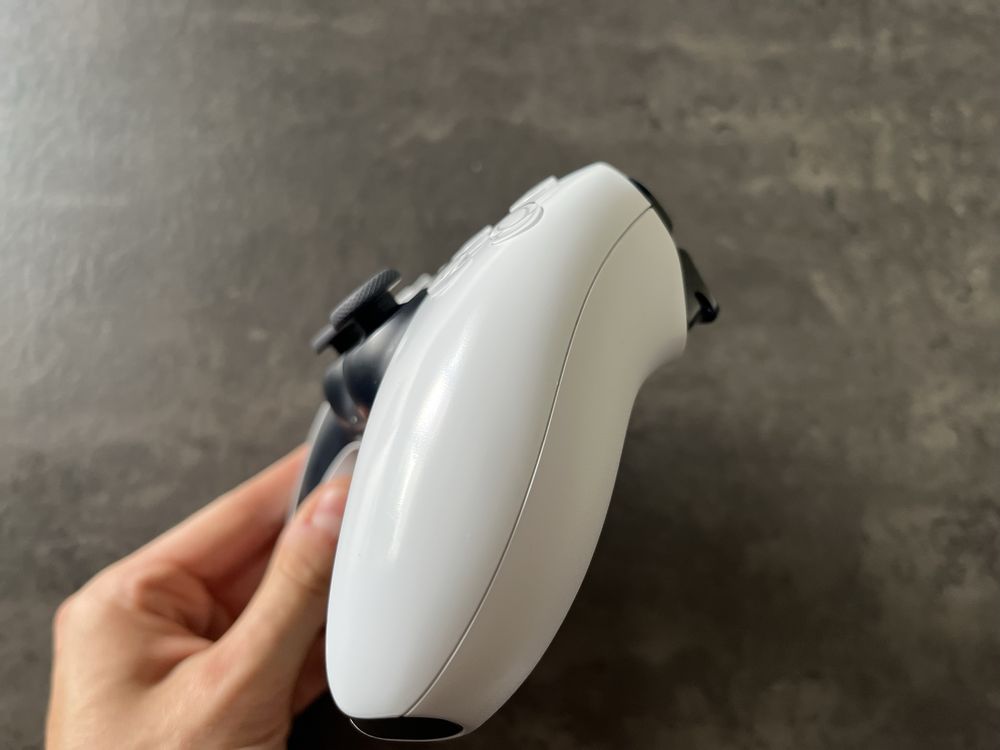 Pad ps5 dualsense v2 stan idealny + pudelko