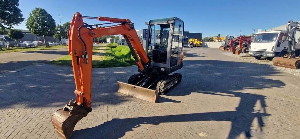 Екскаватор Hitachi ZX 25