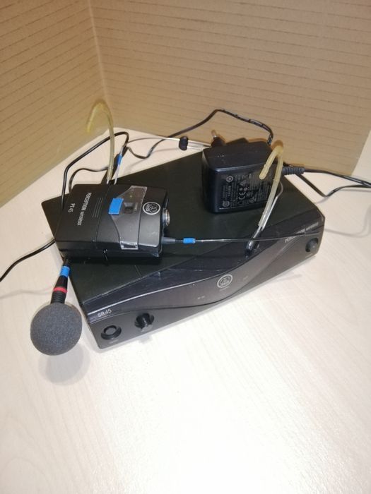 Радіосистема AKG Perception wireless 45  з наголовним мікрофоном C555
