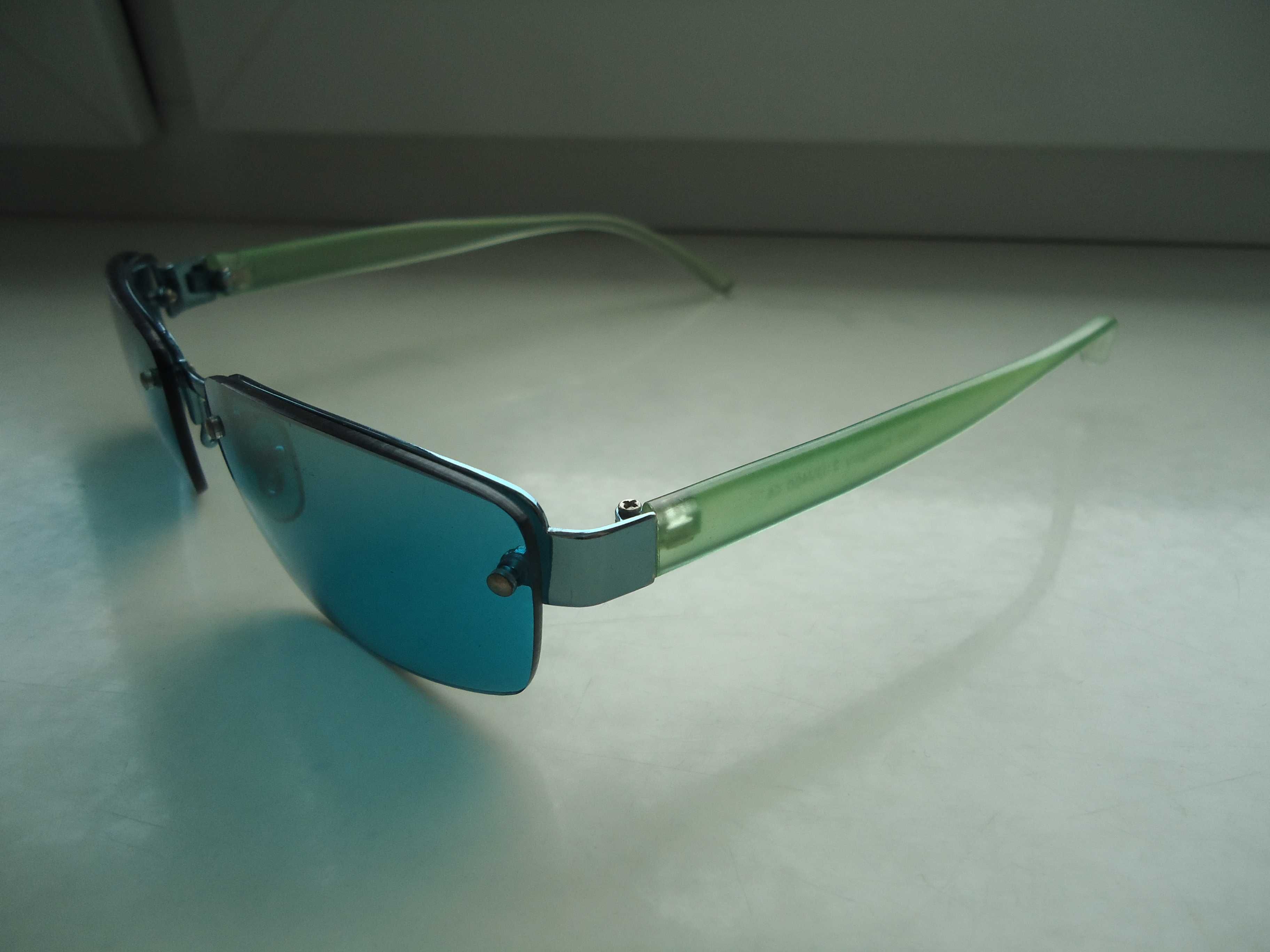 Niebieskie błękitne okulary przeciwsłoneczne lata 90