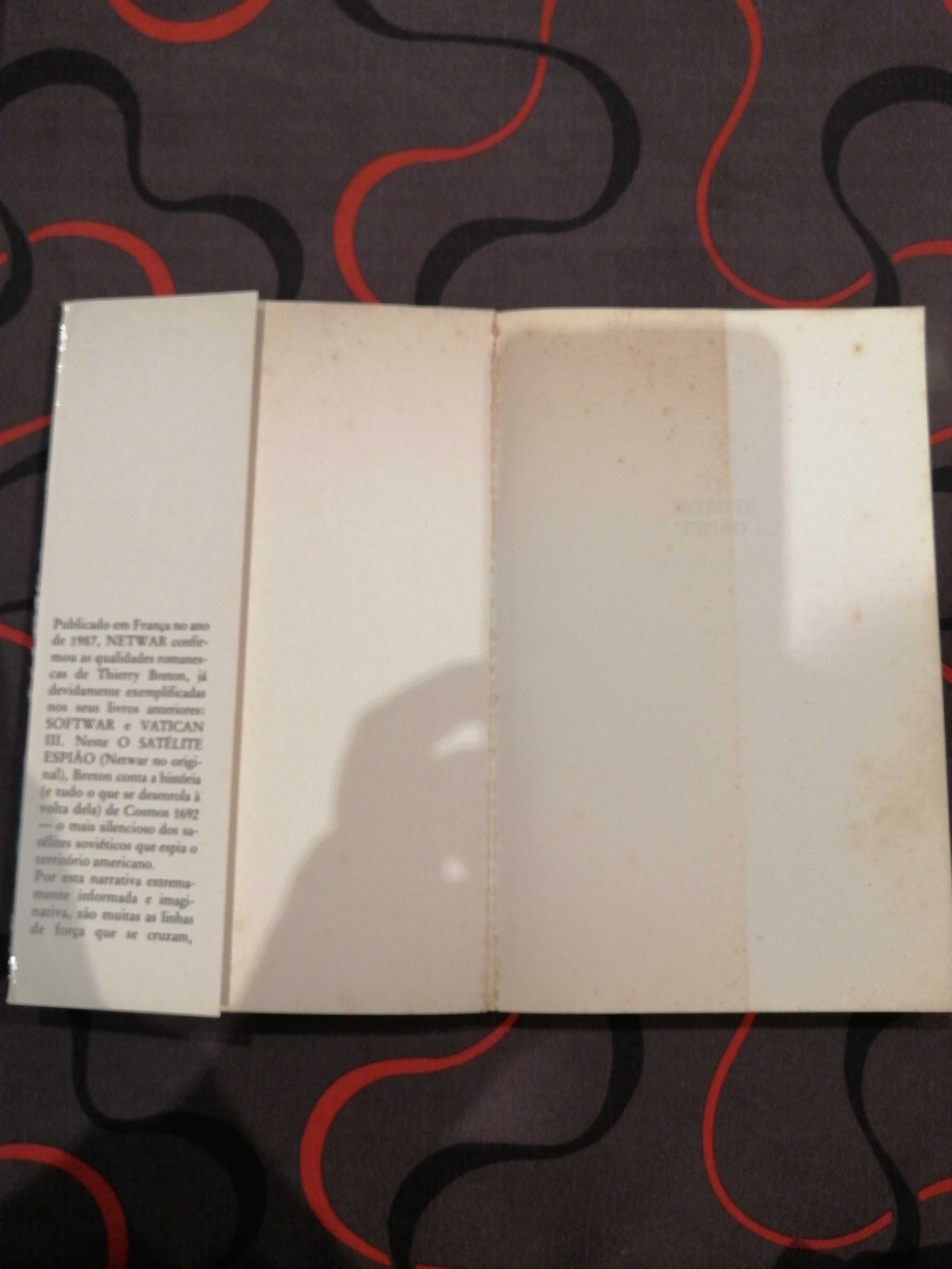 Livro O Satélite Espião