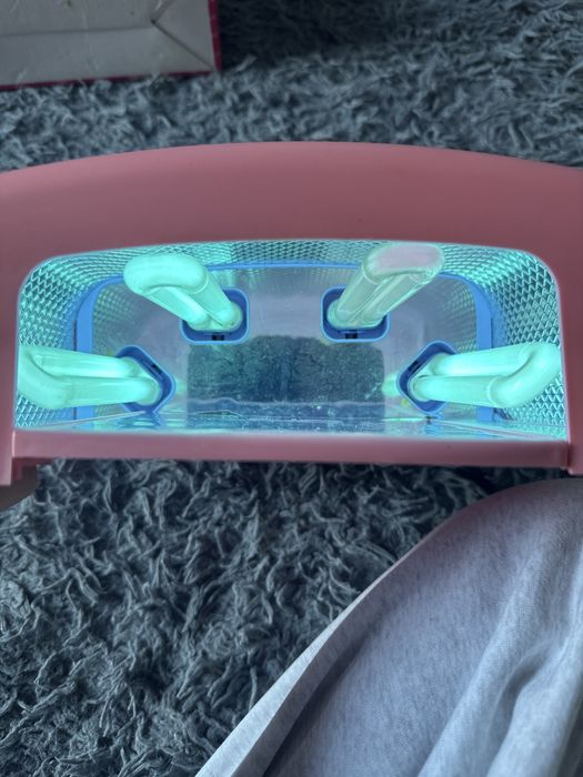 Лампа для ногтей