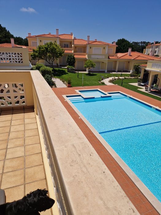 Arrenda-se andar moradia Praia del Rey. House for rent Praia del Rey