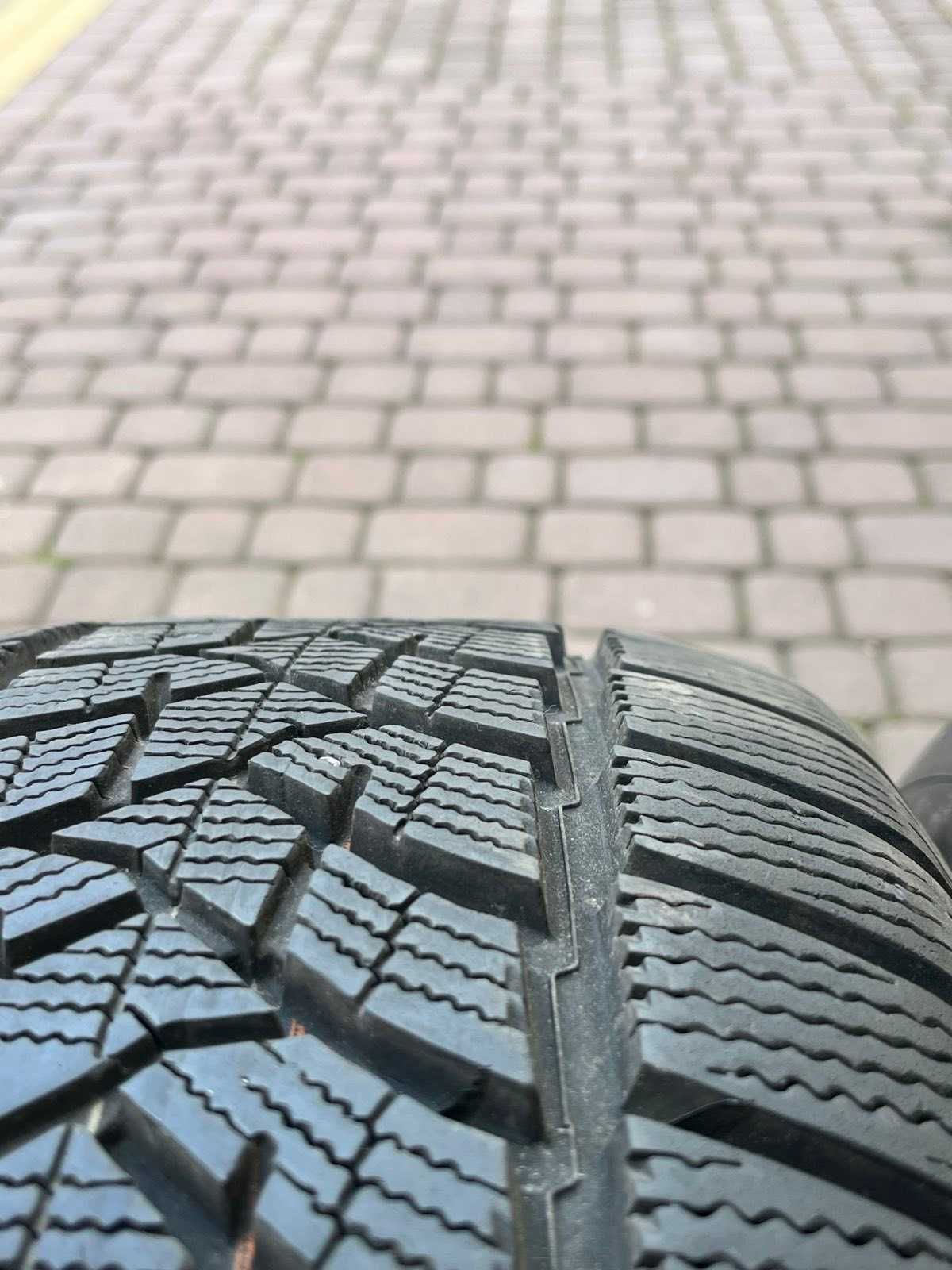Opony Dunlop Winter Sport 5 SUV  235/60/18 107 H XL