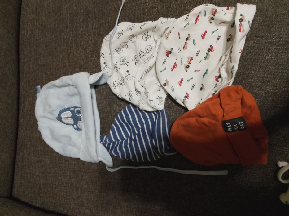 Paka ubrań czapki dla chłopca niemowlaka 0-6 miesięcy