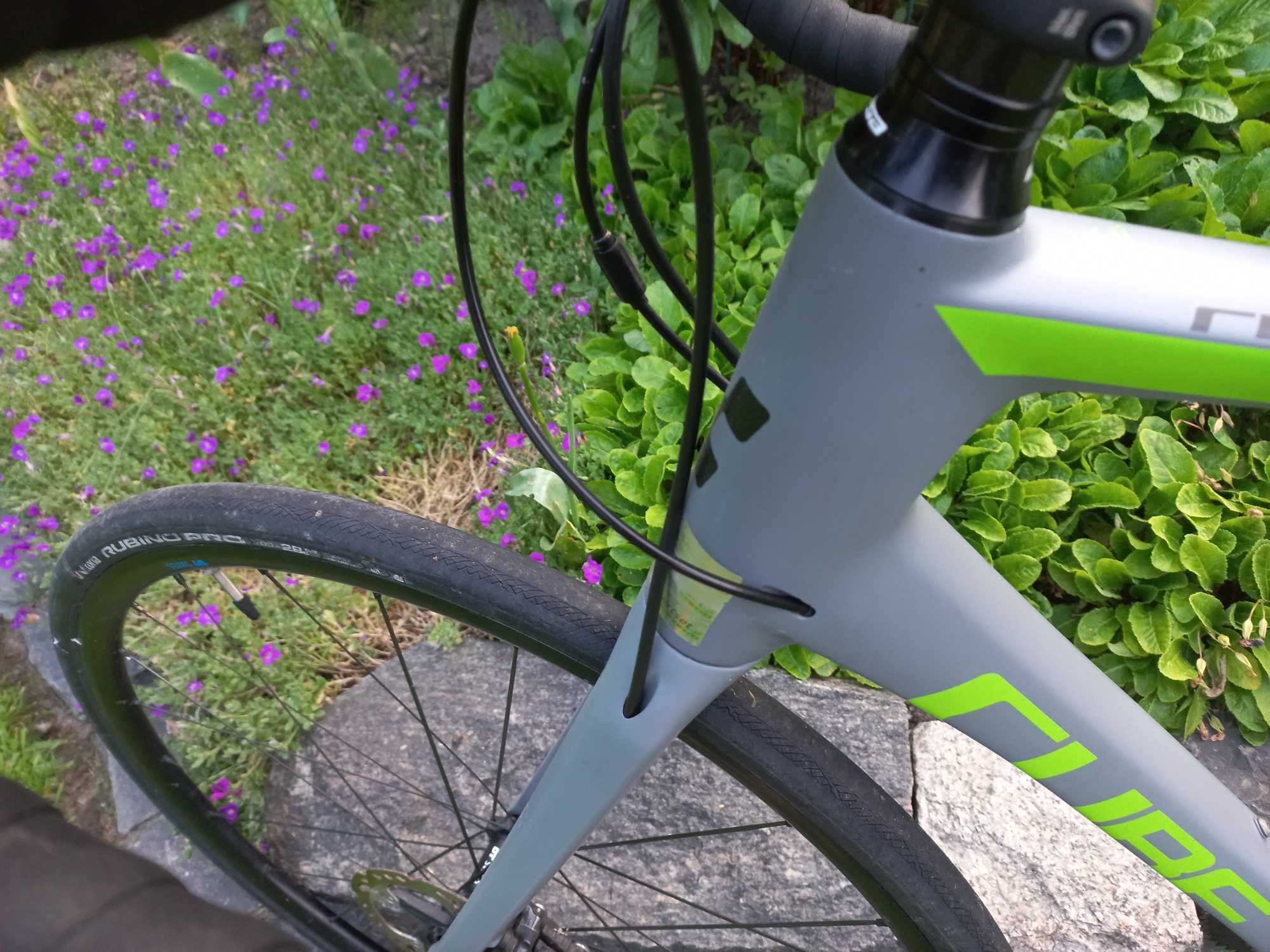 Rower szosowy cube attain carbon