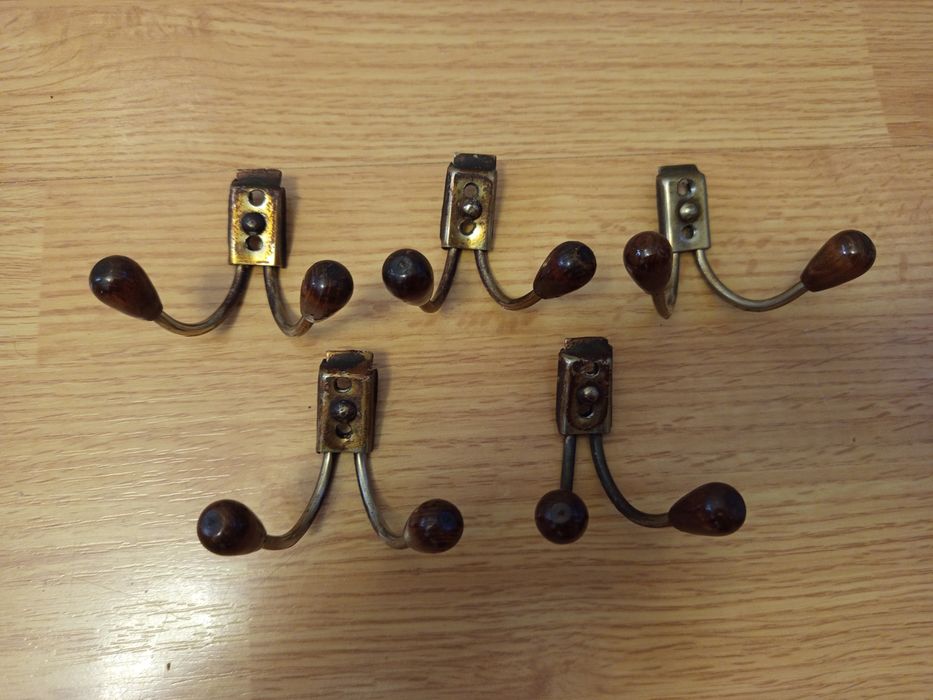 Stare wieszaki. Cena za 5 szt