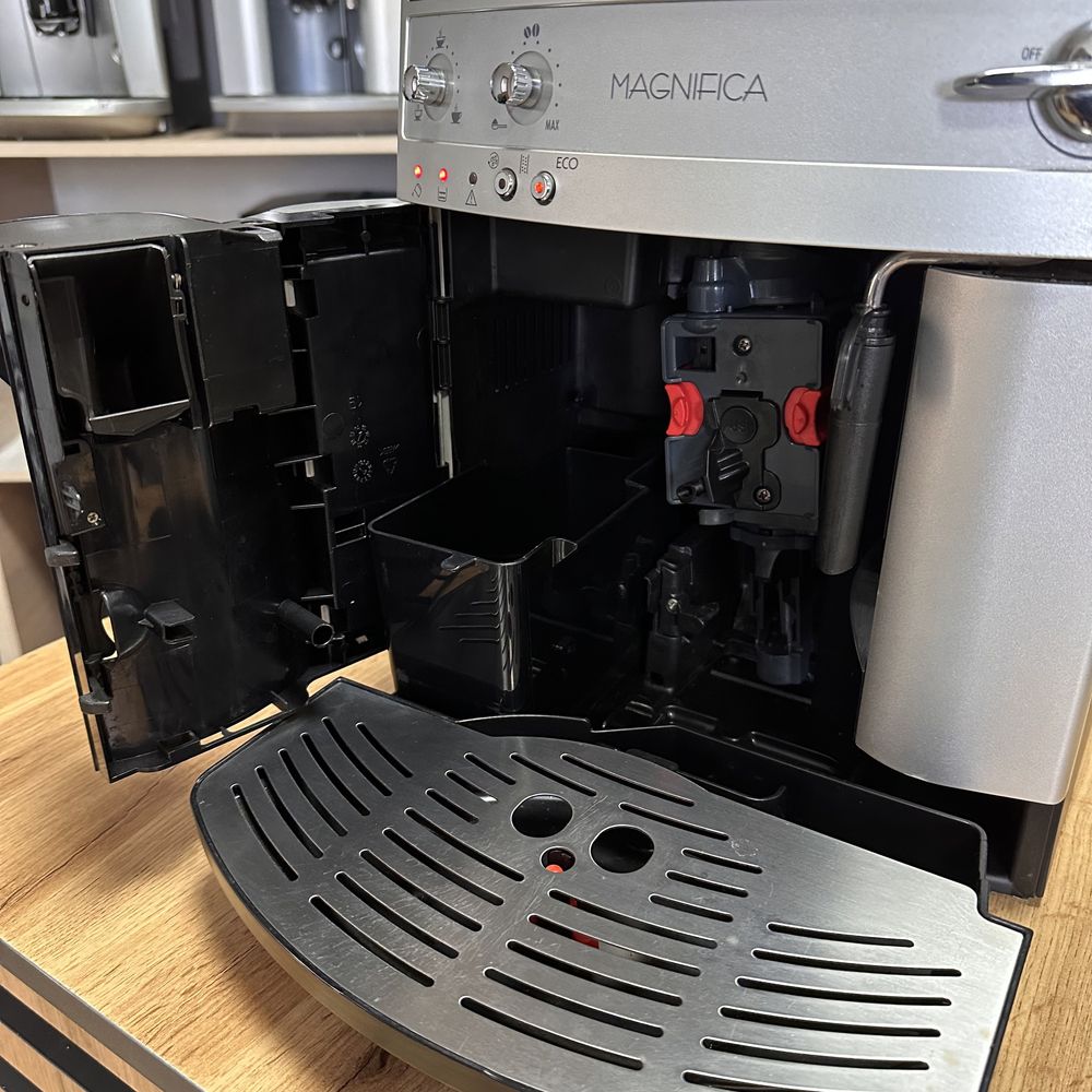 Кавомашина Delonghi Magnifica ESAM 3200.S