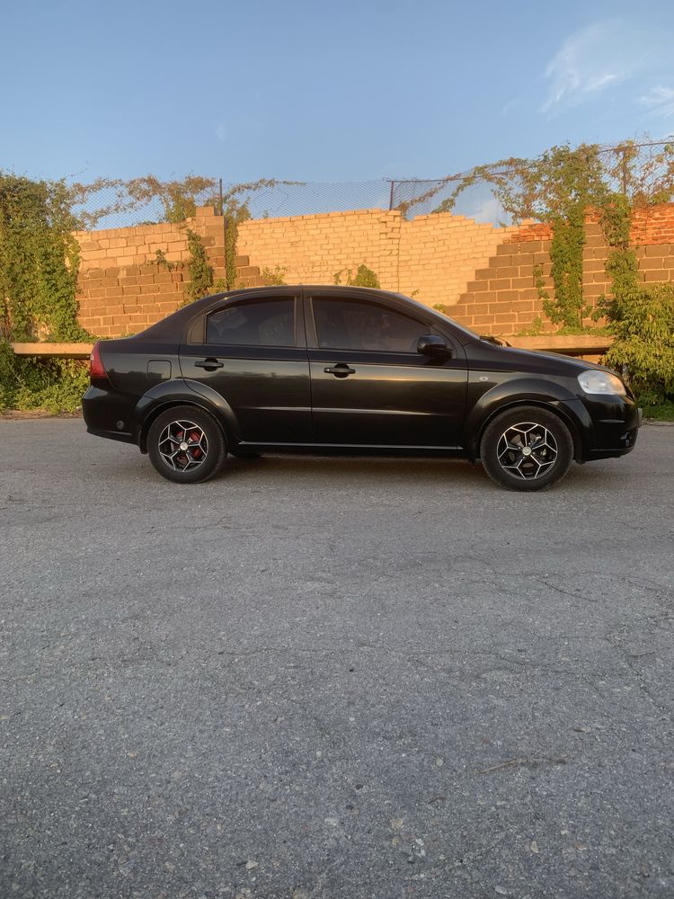 Продам семейную машину шевроле авео 1,5 газ/бензин