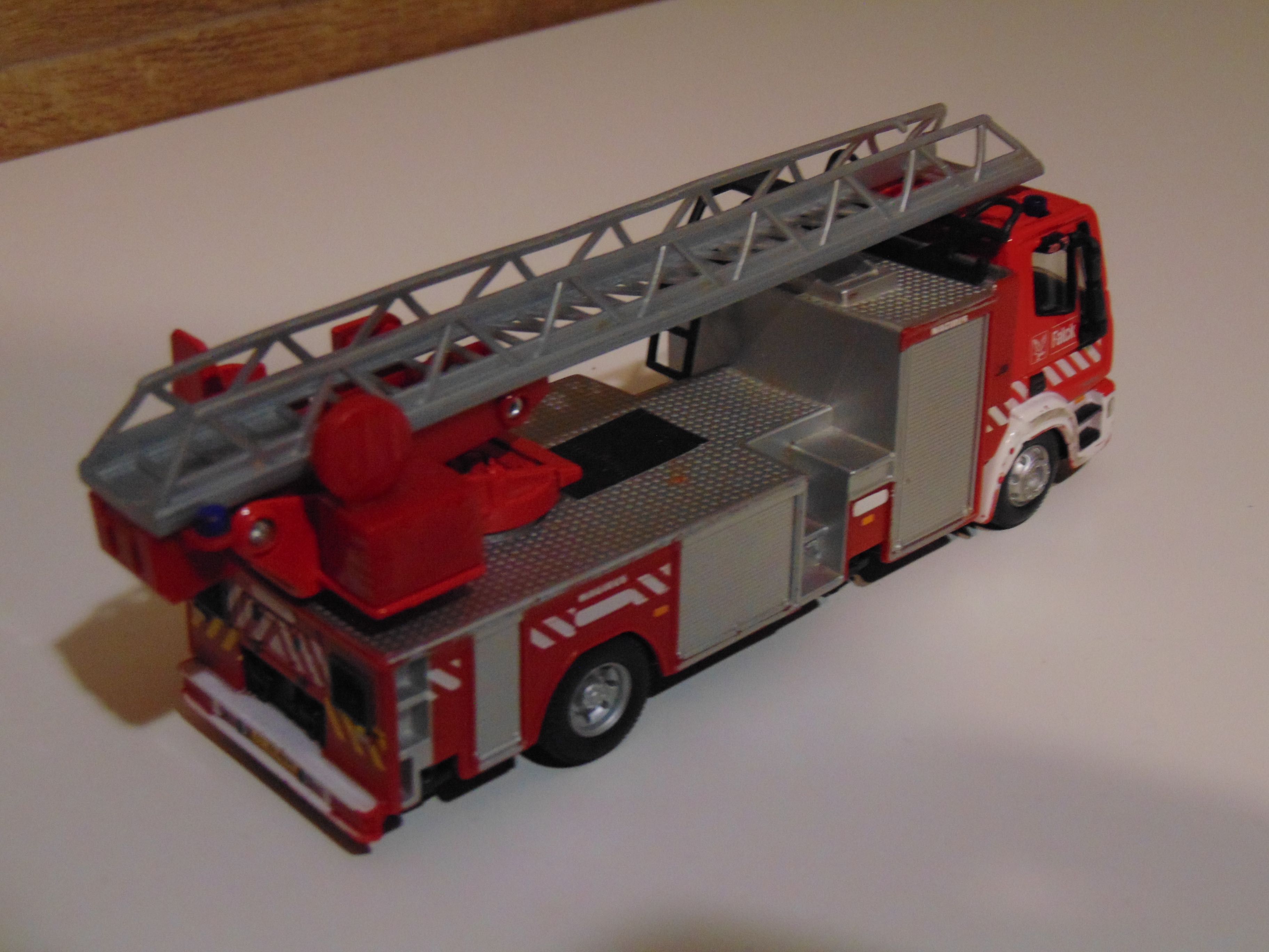 model wozu strażackiego Iveco Magirus Burago 1:50