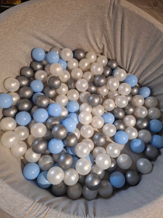 Sprzedam basen z kulkami