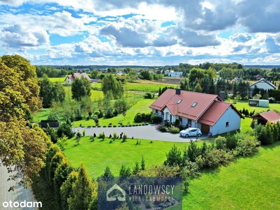 Słoneczny, nowoczesny dom na dużej działce | Krąg