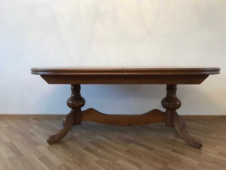 Stół drewniany z okleiną dębową