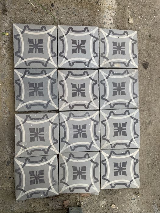 Stare plytki/ kafle podlogowe ceramiczne